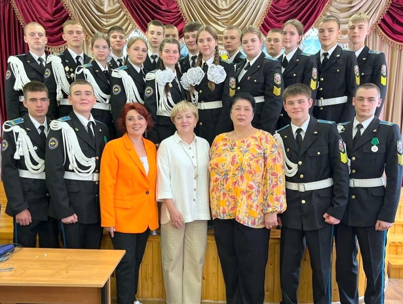 Вручение аттестатов выпускникам 9 класса.
